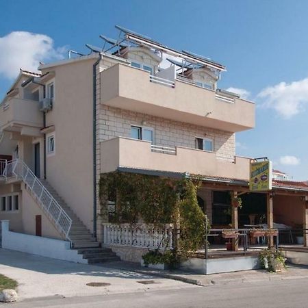 Apartmani Riva Rogoznica  Exterior foto