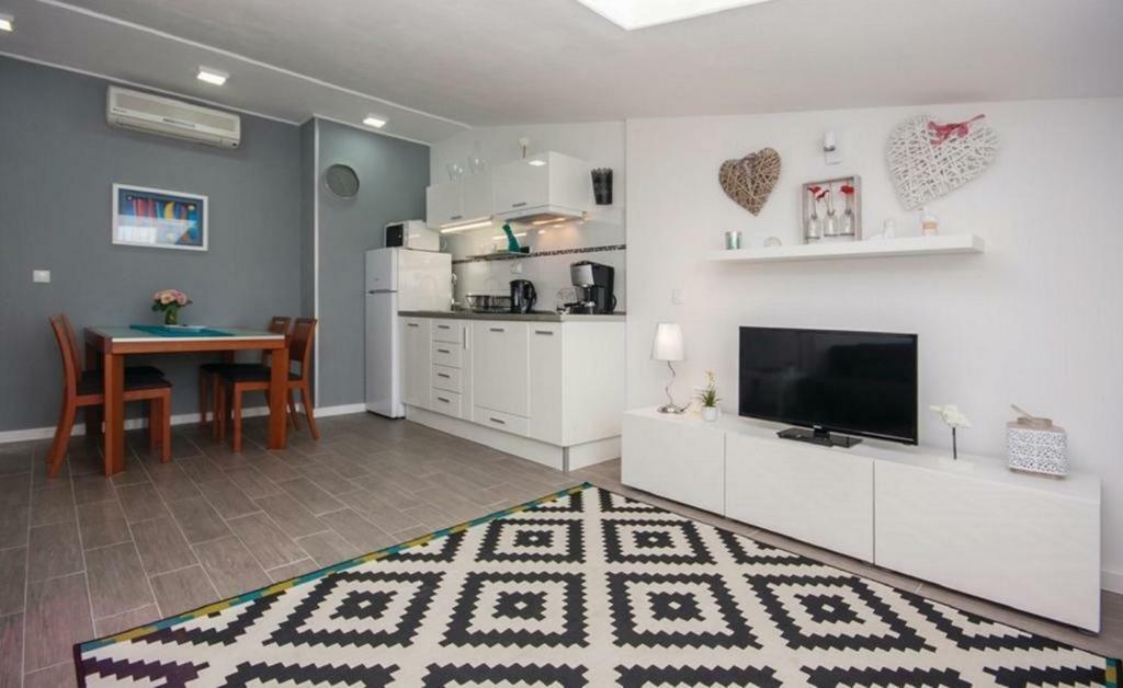 Apartmani Riva Rogoznica  Exterior foto